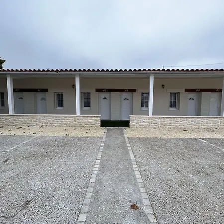 Hotel Domaine De Roullet