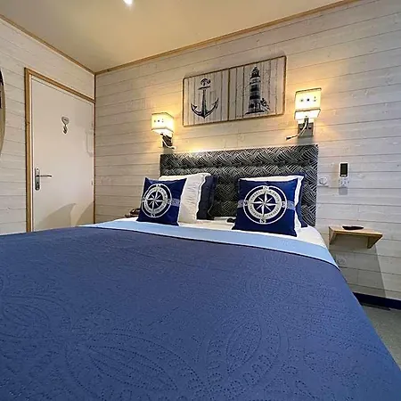 Domaine De 3*