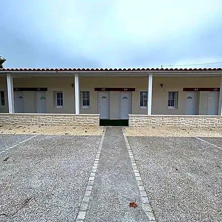 Hotel Domaine De Roullet