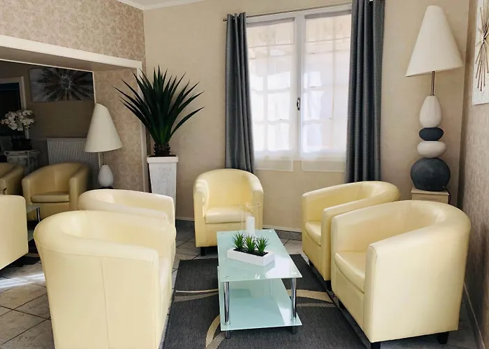 Domaine De 3* Roullet