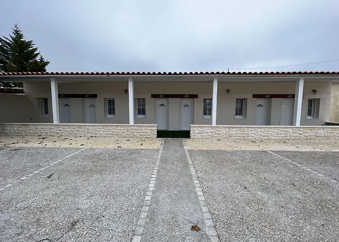 Hotel Domaine De Roullet